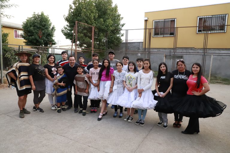 Visita a ensayo de la agrupación Cuequeros del Barrio