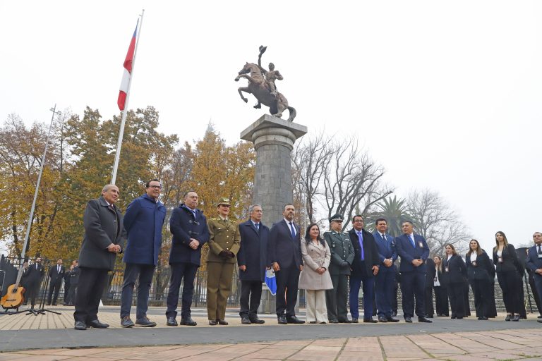 92 aniversario PDI, izamiento Pabellón Nacional