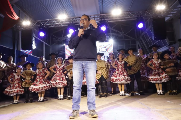 Rucapequén vivió una  noche de tradición y folclore en el Cuecazo de Invierno