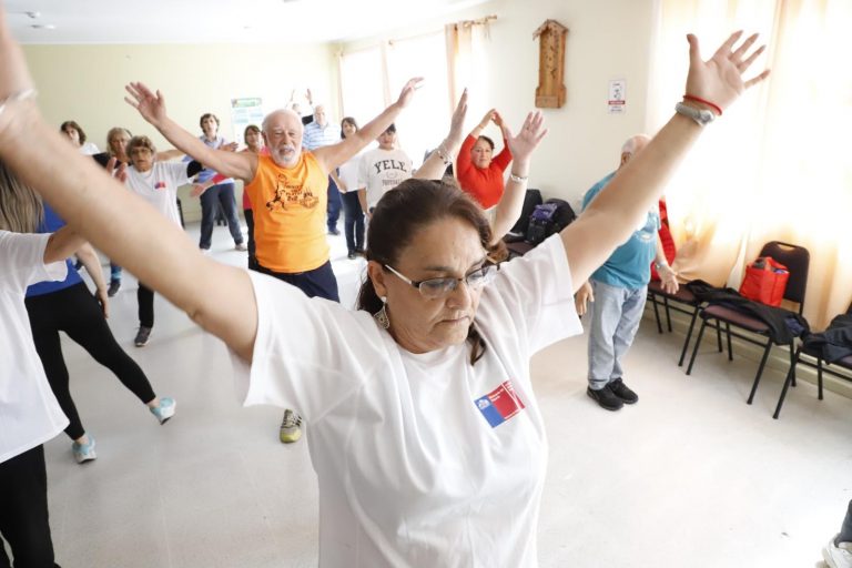 Programa de podología en Chillán Viejo atiende a más de 320 adultos mayores, ahorrando millones en atención especializada