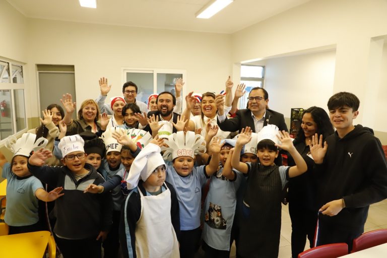 Comuna avanza en infraestructura escolar con renovadas cocinas y comedores en Rucapequén y Liceo Arturo Pacheco