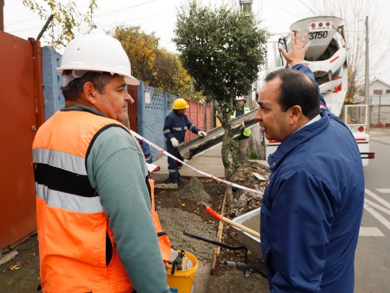 Chillán Viejo inicia programa de recuperación reparación de veredas con inversión de 30 millones de pesos