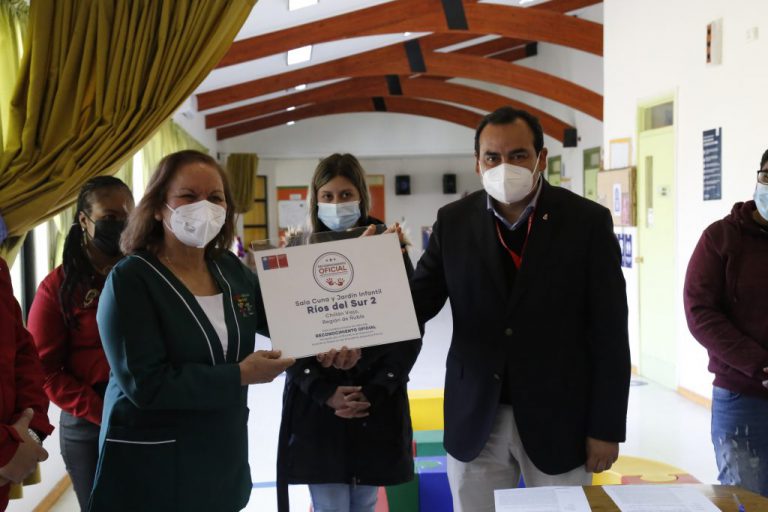 Jardines de Chillán Viejo recibieron el reconocimiento oficial del Ministerio de Educación