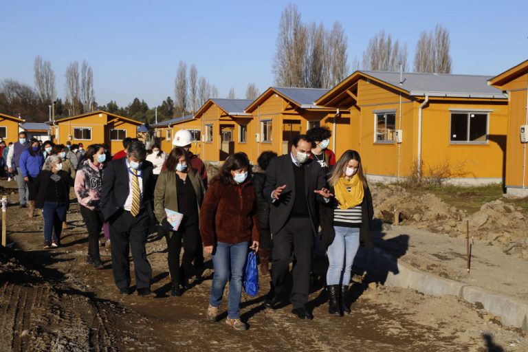 Visitan avance de obras de conjunto habitacional en sector Los Colihues de Chillán Viejo