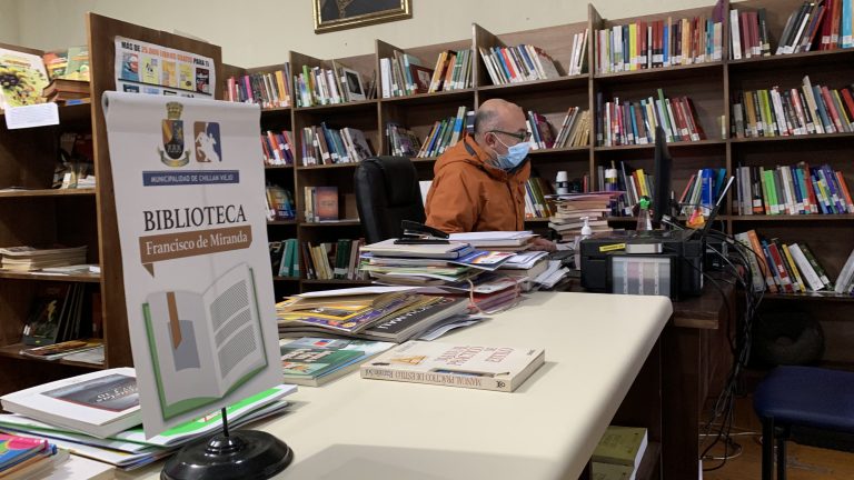 Con libros a domicilio buscan aumentar los niveles de lectura en Chillán Viejo