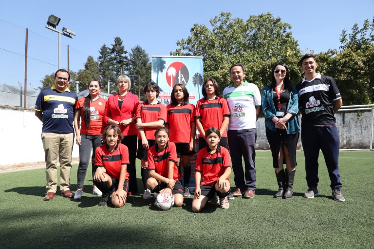 Alumnas de Chillán Viejo se preparan para el campeonato escolar femenino sub- 13: “Futbolito Ideal 2023”