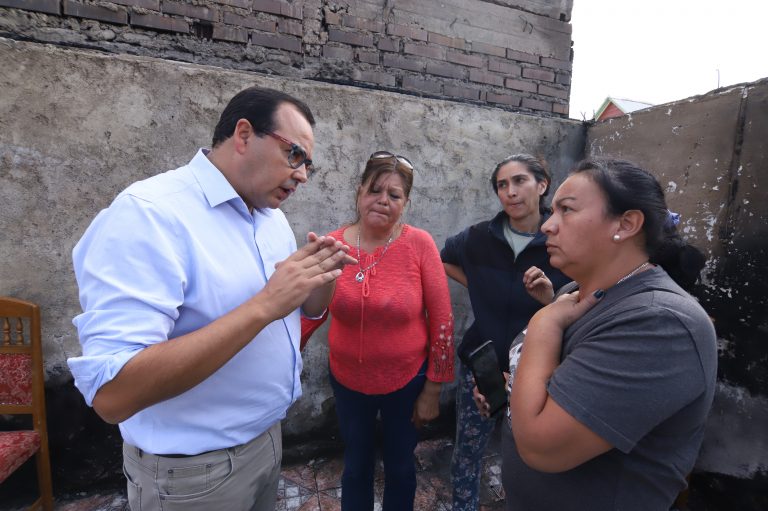 Seremi de Vivienda y Alcalde de Chillán Viejo se reunieron con damnificados de incendio de la Villa Eduardo Frei