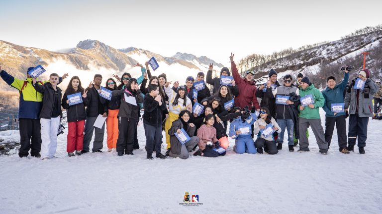 Alumnos de Chillán Viejo visitaron la nieve y aprendieron a esquiar