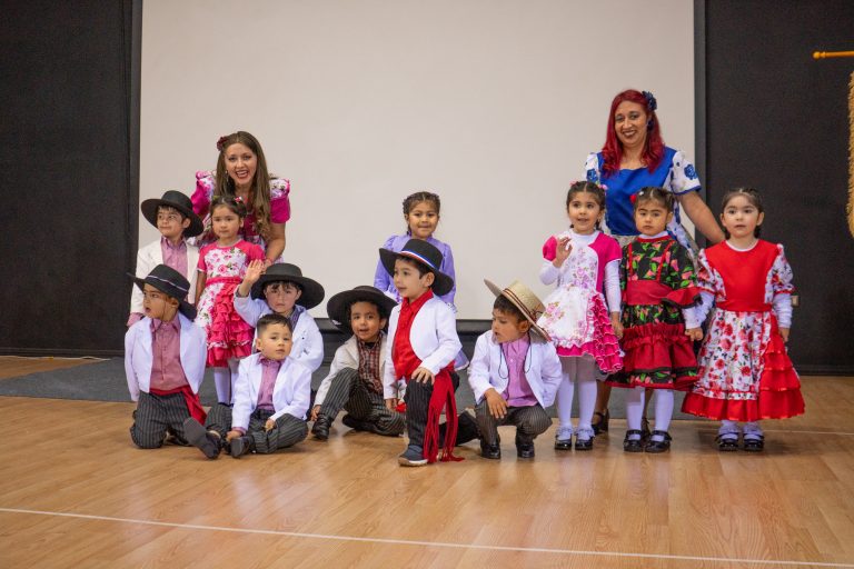 Gala Folclórica Colegio 20 de Agosto