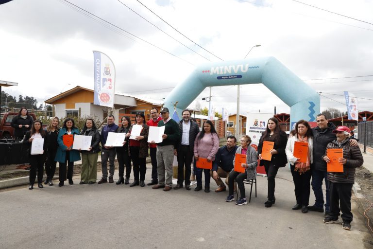 Entrega de Escrituras Villa Los Aromos Los Colihues