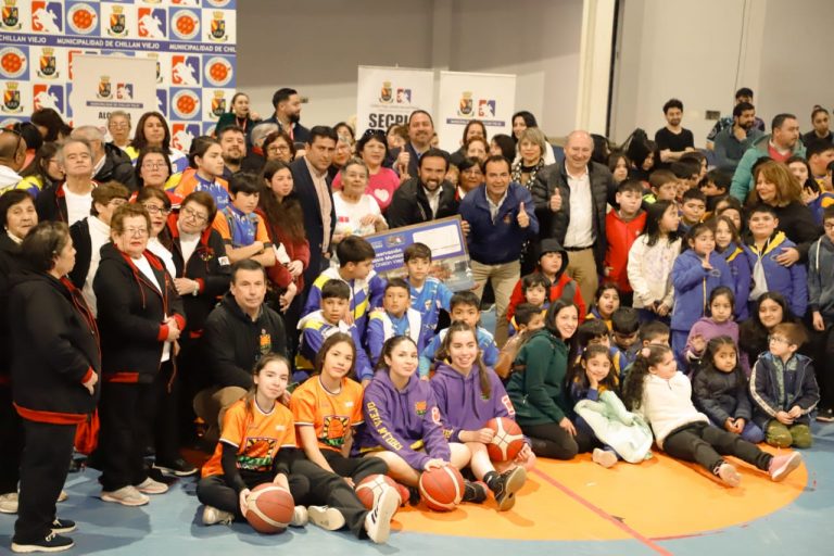 Firma convenio Conservación Gimnasio Municipal